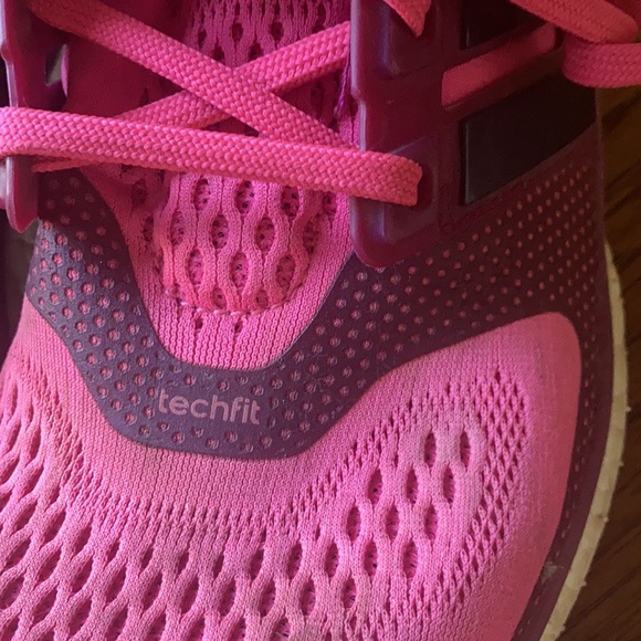 Adidas V Boost - Size 9 - Picture 3 of 7